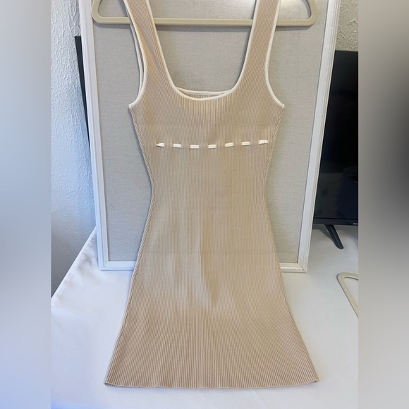 Le Lis New with tags bodycon dress - Picture 5 of 7